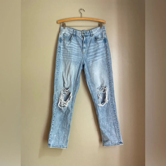 American Eagle Distressed Light Wash Mom Jeans - Picture 1 of 5